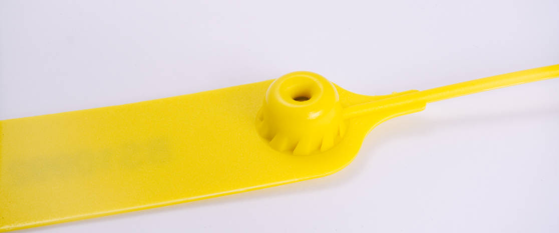 The stainless steel locking jaw is encapsulated in a seamless moulded chamber with spiral detailing to make it more difficult to tamper with the jaw undetected.