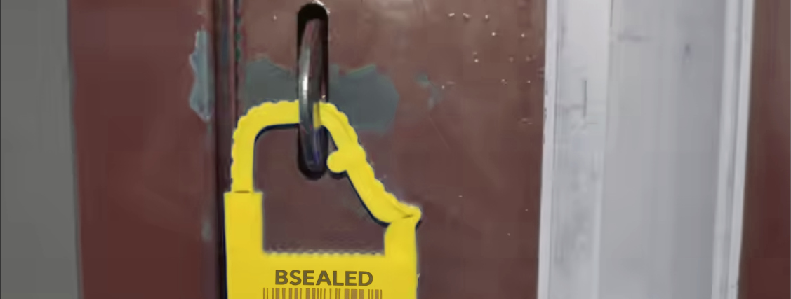 MaxiCart applied on door.